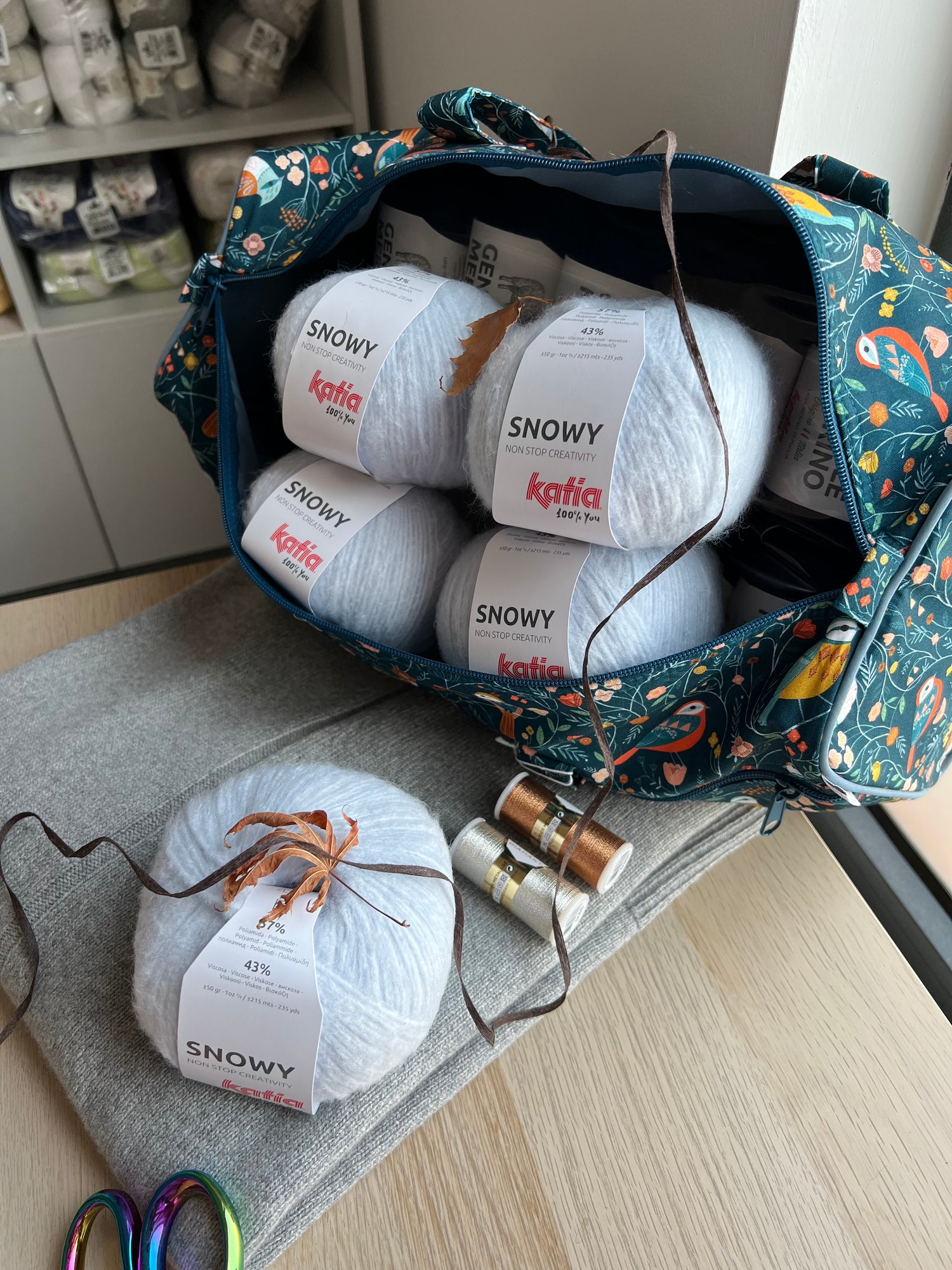 ¿Qué propiedades tiene la lana sintética?