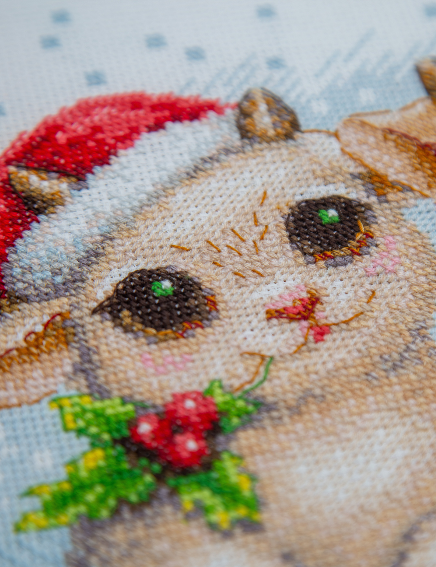 Kit de punto de cruz Aine A1050 – Christmas Joy, animalitos navideños, 30 × 21 cm