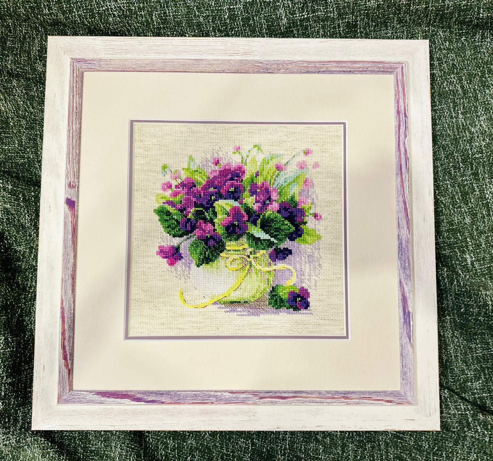 Kit de Punto de Cruz Riolis - "Violets in a Pot" (Violetas en una Maceta), 2091