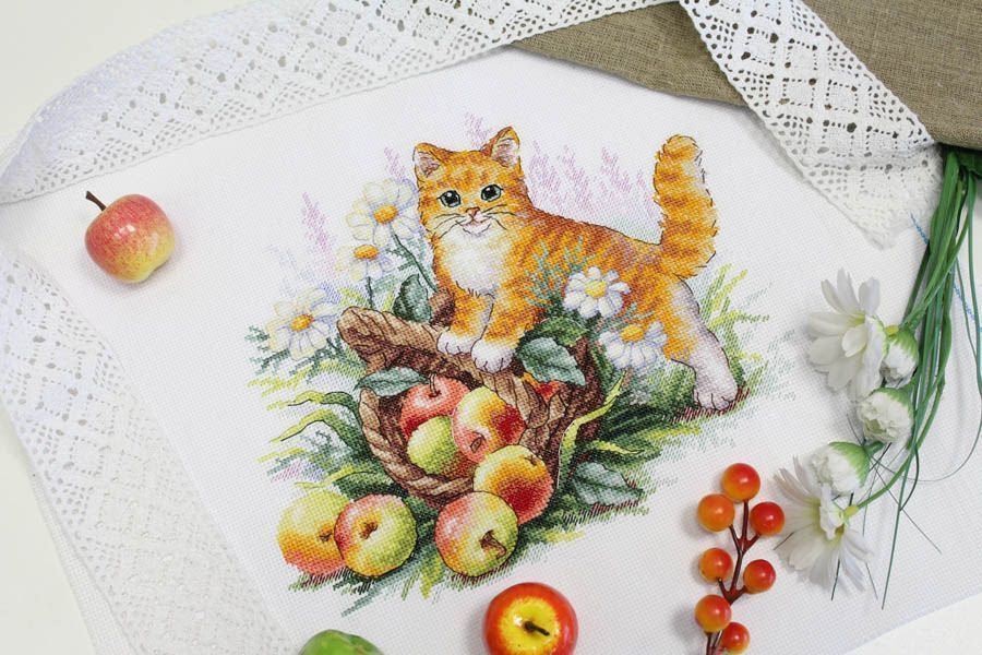 Kit de Punto de Cruz 'Red cat gardener' - SNV-841 MP Studia