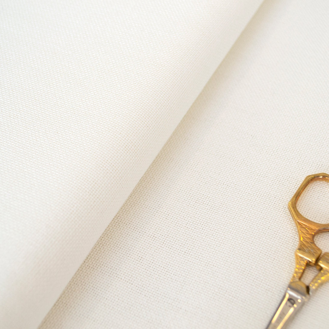 Tela Bantry 28 ct. 3993/101 color Blanco Roto de ZWEIGART