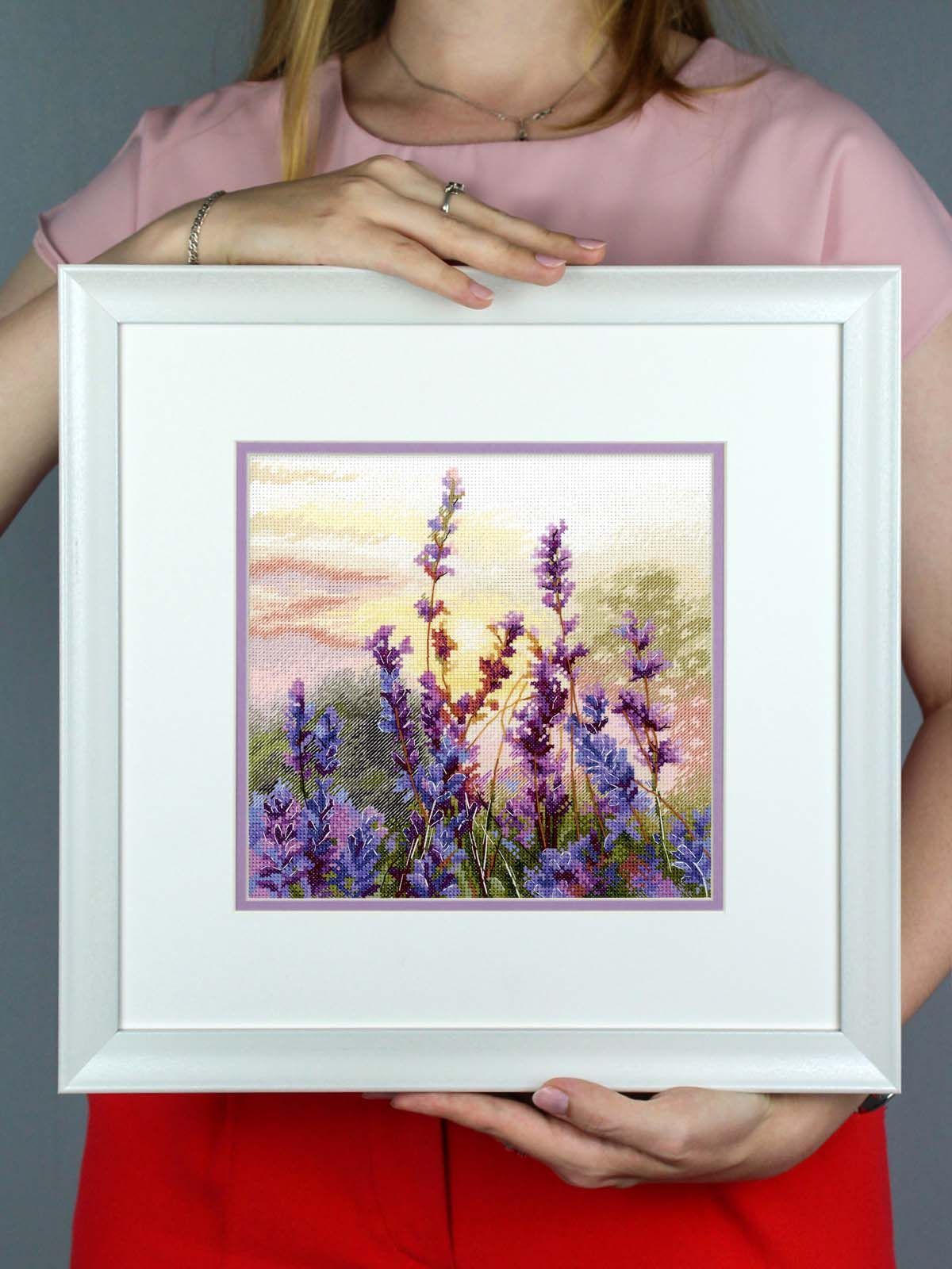 Kit de punto de cruz MP Studia “Lavanda en flor” SNV-996