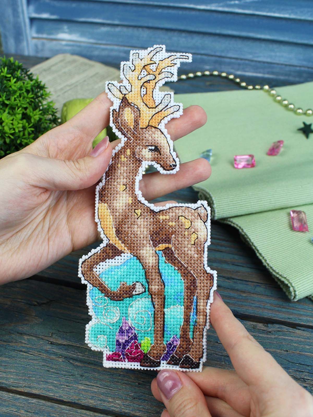 Kit de punto de cruz MP Studia “Pezuña de plata” SR-1186