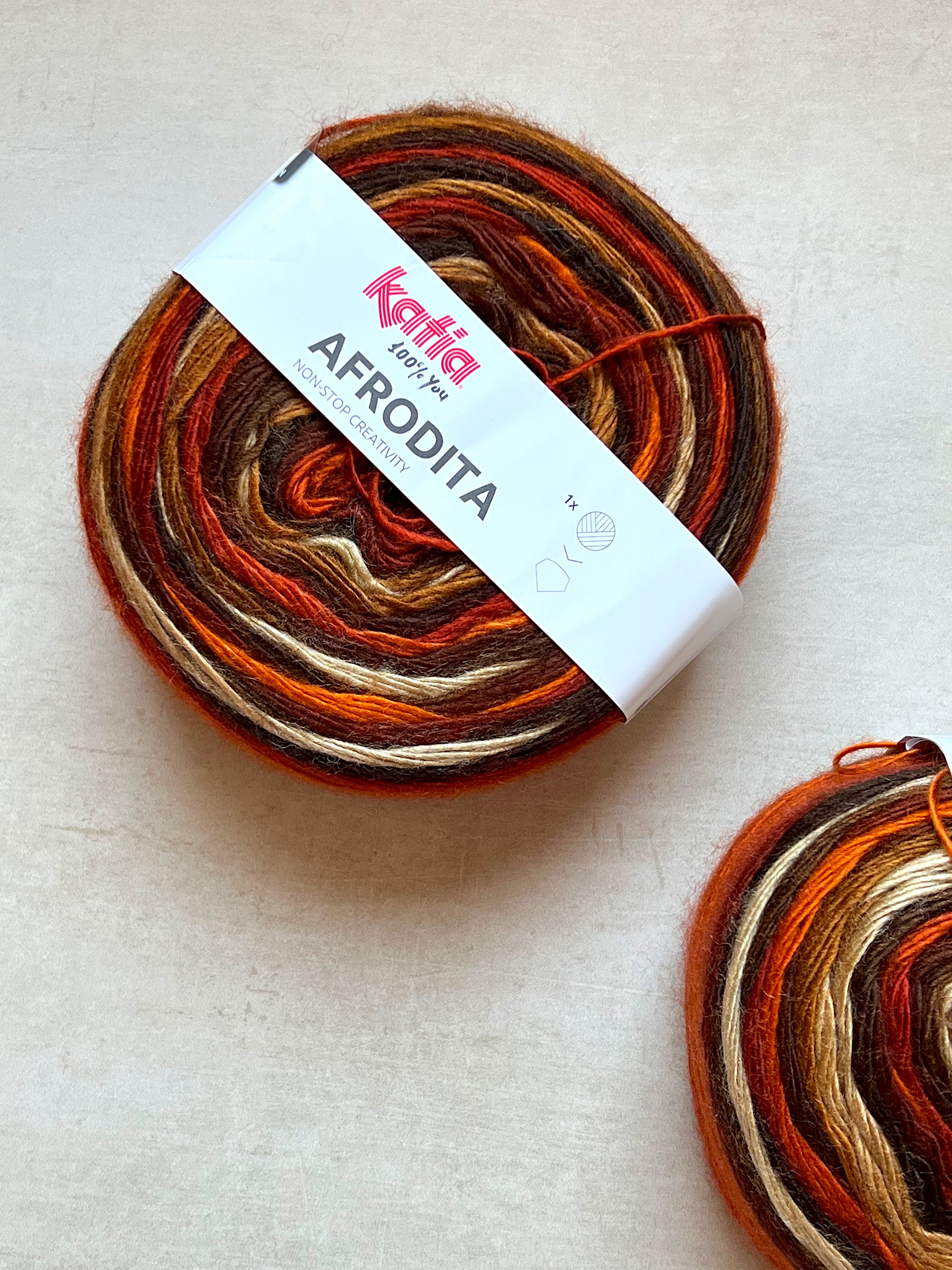 Katia Afrodita: Farbe, Stil und Weichheit in jedem Projekt