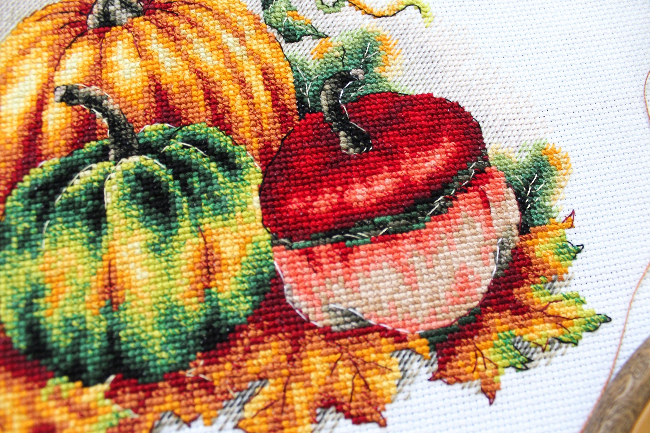 Kit de Punto de Cruz Calabazas coloridas - MP Studia SNV-789