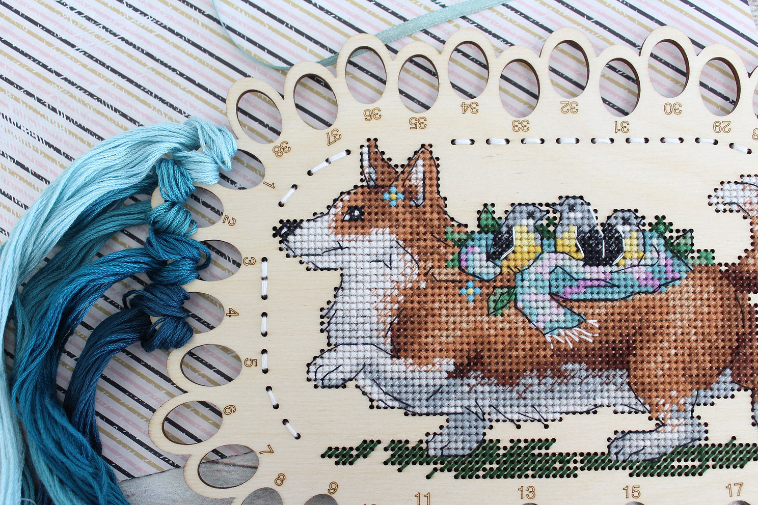 Organizador para hilos. Corgi - SO-057 MP Studia - Kit de punto de cruz