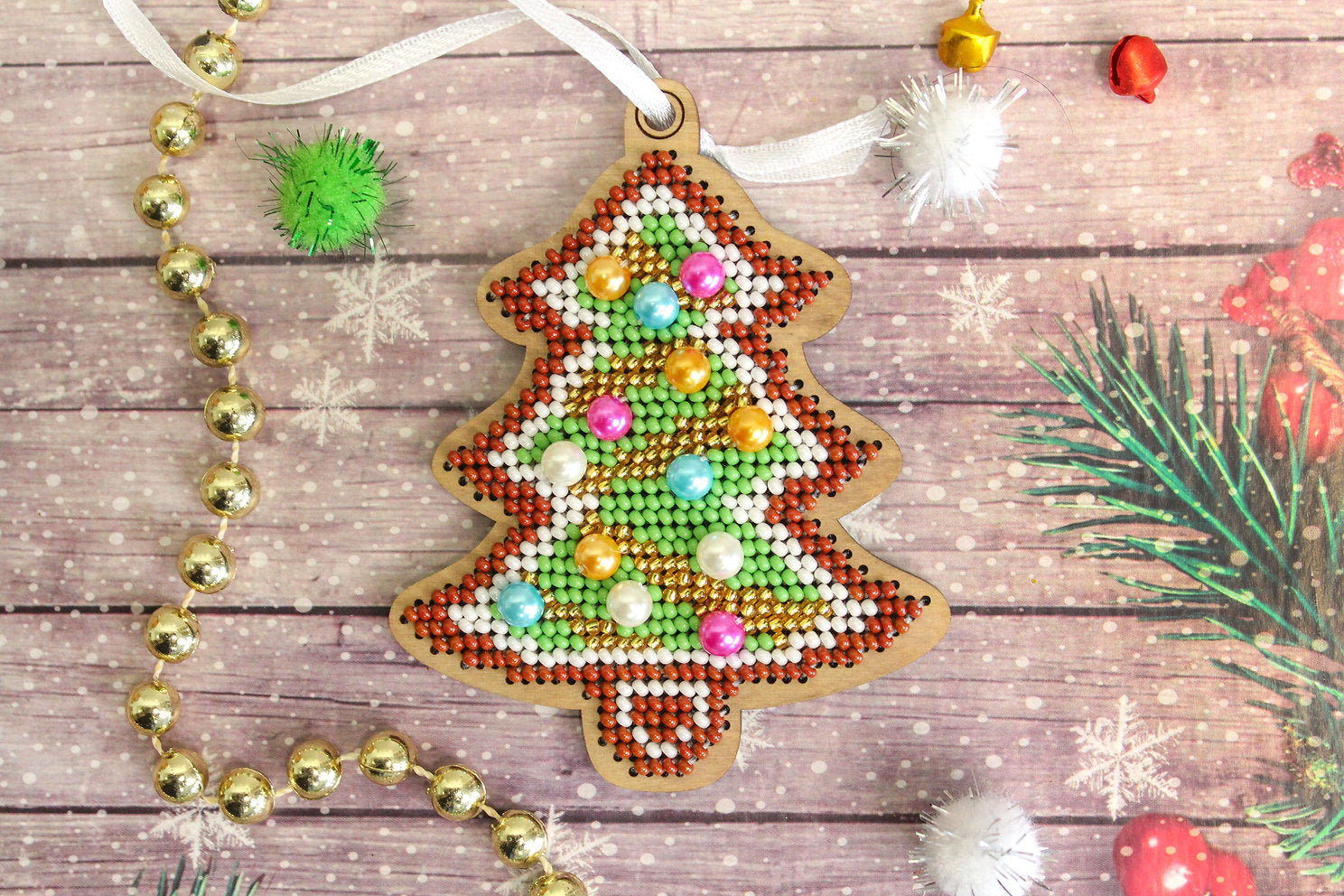 Weihnachtsbaum. Weihnachtsschmuck – SO-062 MP Studia – Kit mit Perlen