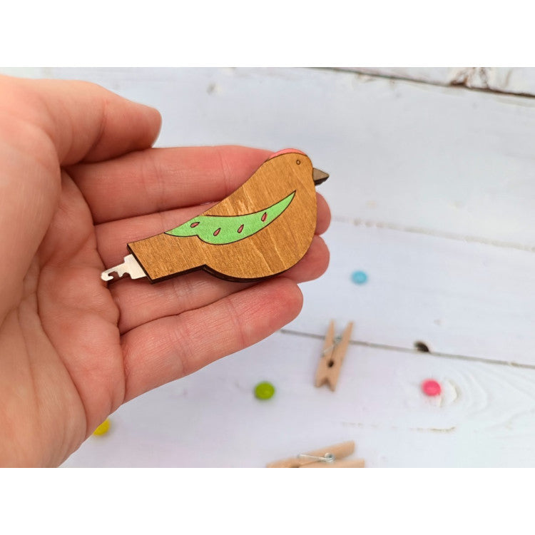 Green Bird Wooden Needle Threader KF070/1-2 by Wizardi