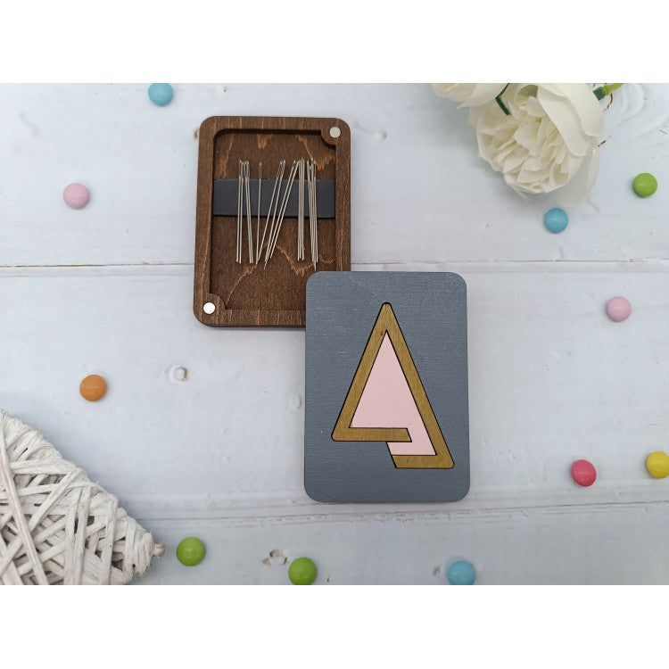 Wooden Needle Case with Pink Triangle KF056/106