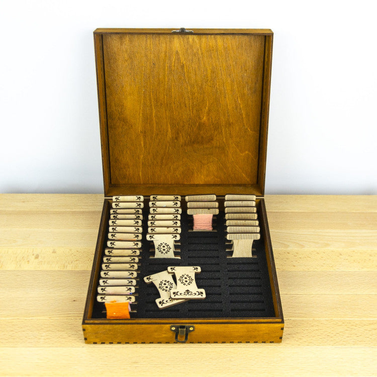 Organizador de Hilos de Madera PB-026 – 60 Bobinas