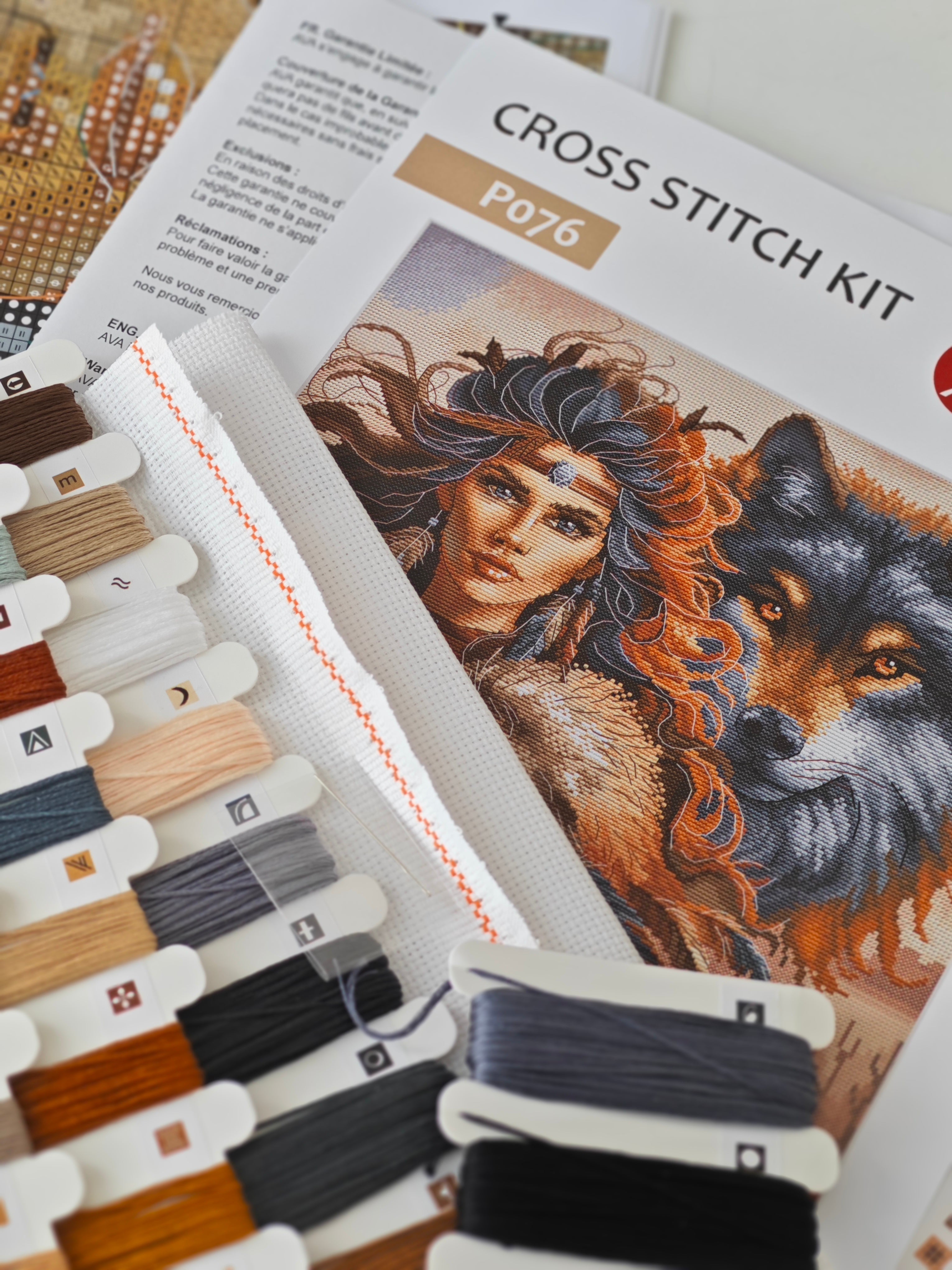 AVA P076 – The Warrior and the Wolf | Kit de punto de cruz de fantasía