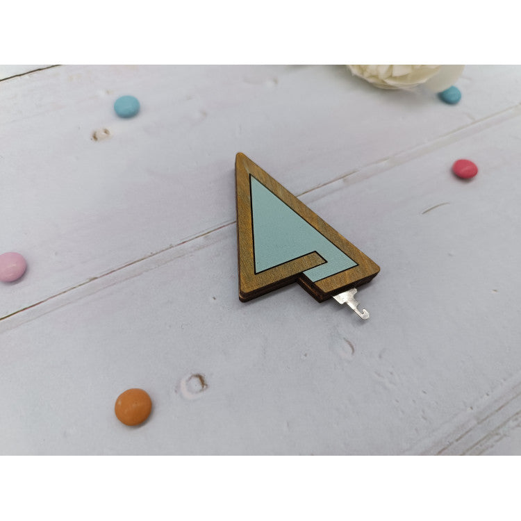 Wizardi KF070/3 Turquoise Triangular Needle Threader