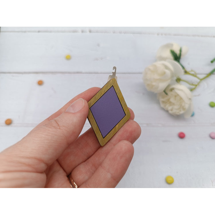 Wizardi KF070/4 Purple Rhombus Needle Threader