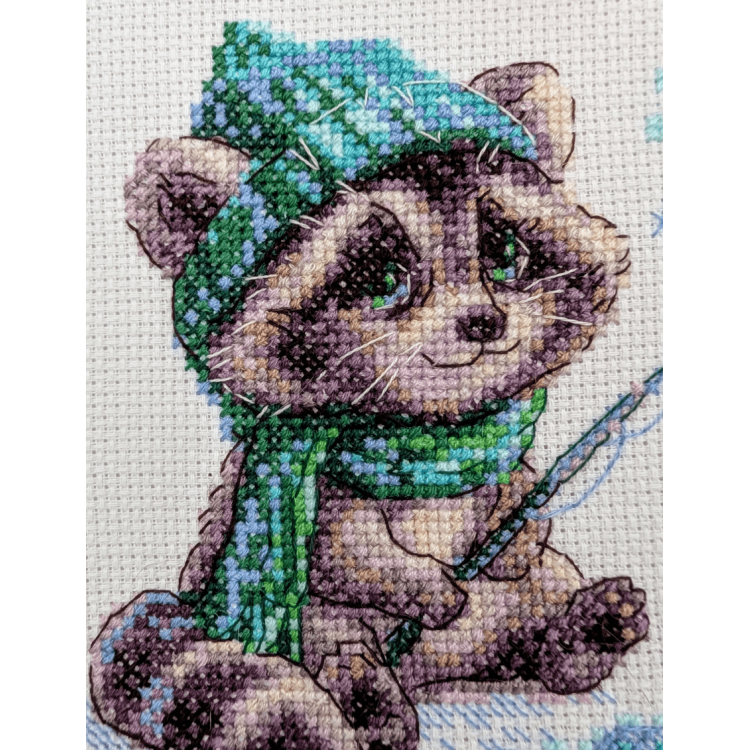 Kit de Punto de Cruz "Mapache Curioso" – Riolis RA1017