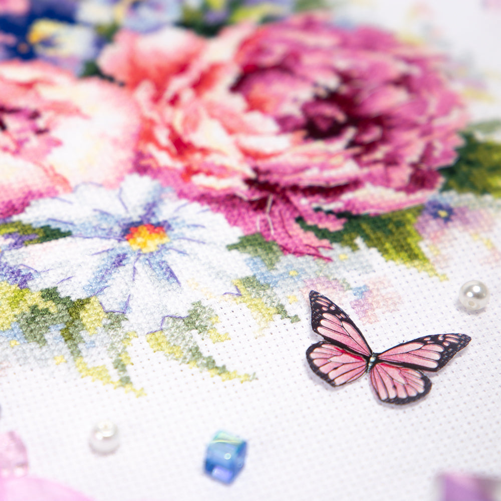 Kreuzstichset Blumenstrauß mit Pfingstrosen – Magic Needle 210-310