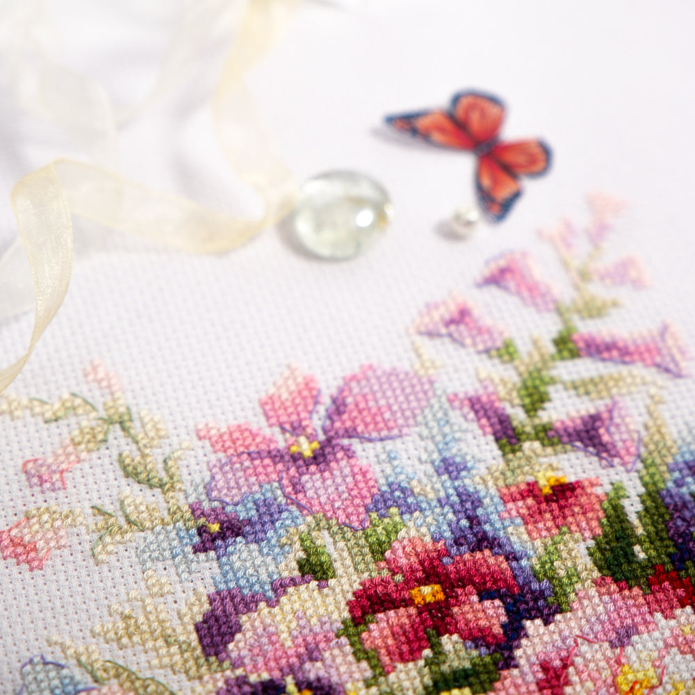 Kit de Punto de Cruz Flores de Verano - Magic Needle 210-311