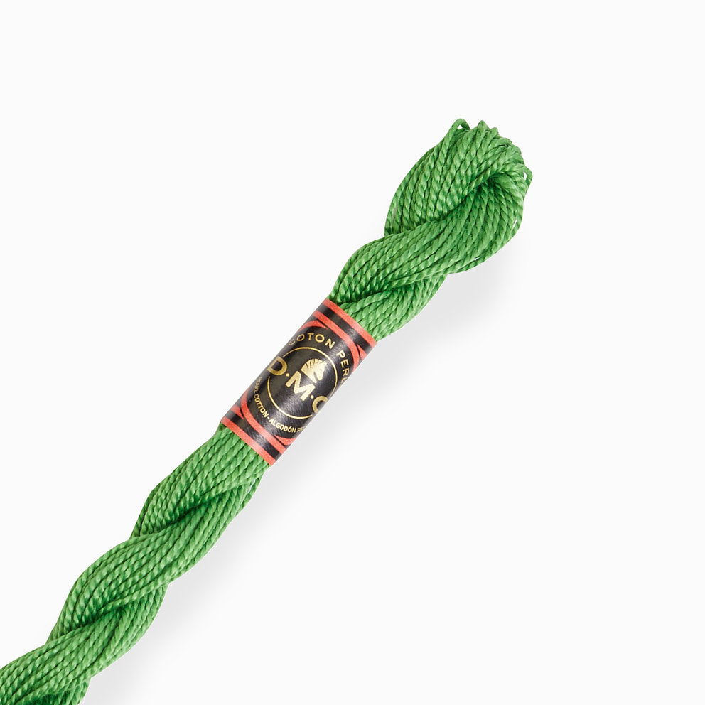 0702 Knäuel aus Perlbaumwolle, mittlere DMC-Stärke 5: Volumen und Relief für Stickereien