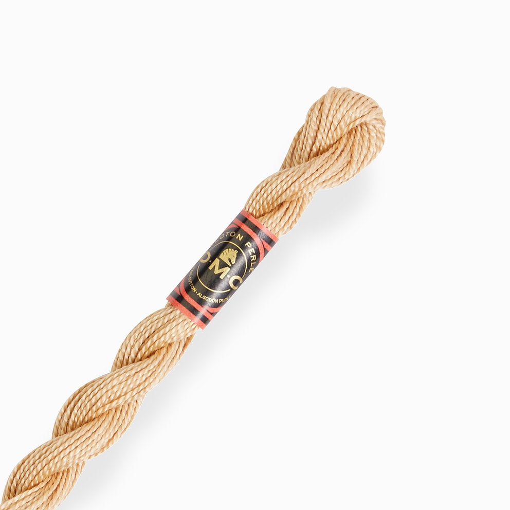 0738 Knäuel aus Perlbaumwolle, mittlere DMC-Stärke 5: Volumen und Relief für Stickereien