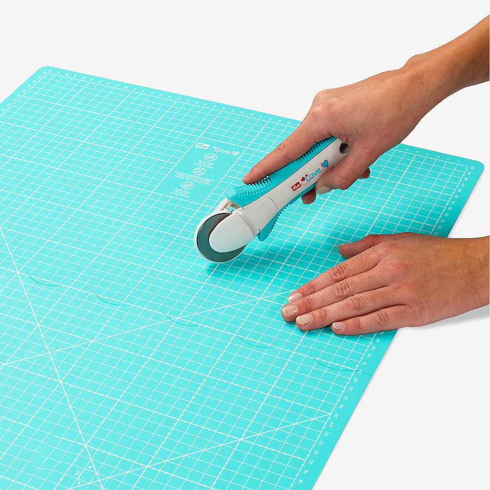 60 x 45 cm große, zusammenklappbare Schneidebasis – ideal für Näh- und Dekorationsprojekte