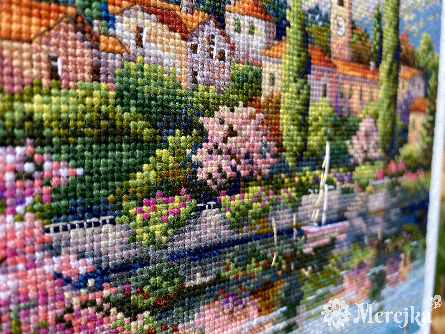 Kit de punto de cruz 'Village Lake Afternoon' de Merejka K-204