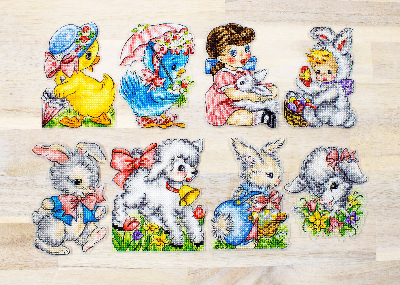 Kit de Punto de Cruz LETISTITCH: Adornos de Pascua - L8032