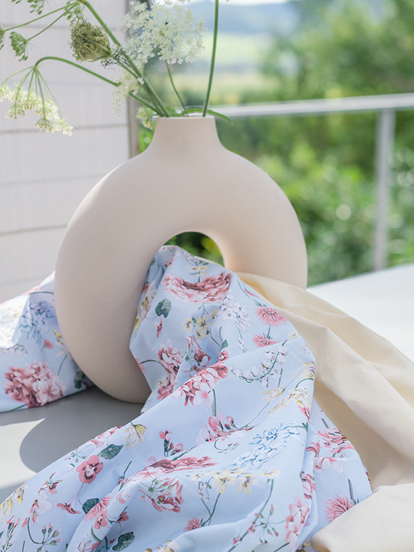 Gütermann Most Beautiful Cotton Fabric with Elegant Floral Motifs 647013/75