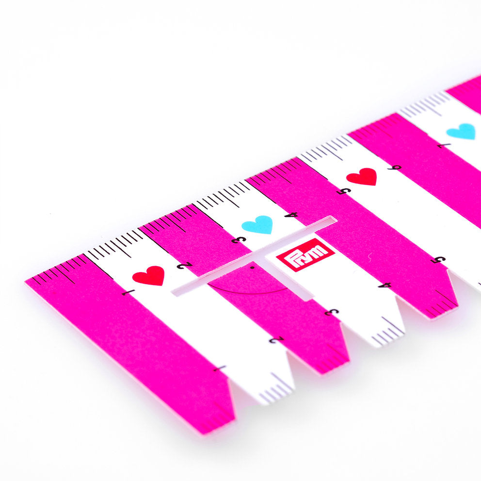 Regla para contar puntos de Prym Love - ideal para medir directamente en la máquina de coser