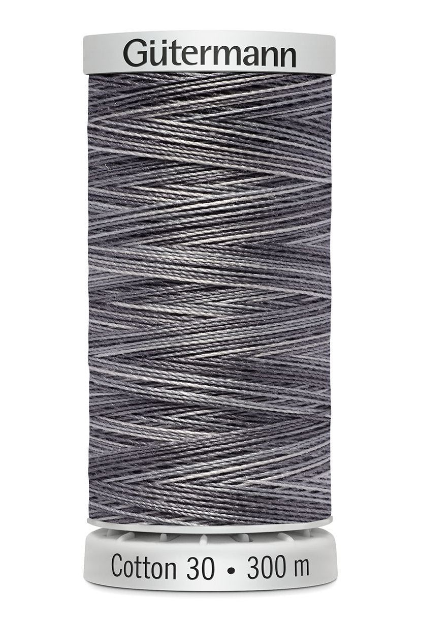 4028 Threads Gütermann Cotton. Ideal for Machine Embroidery - Thickness 30 / 300 m