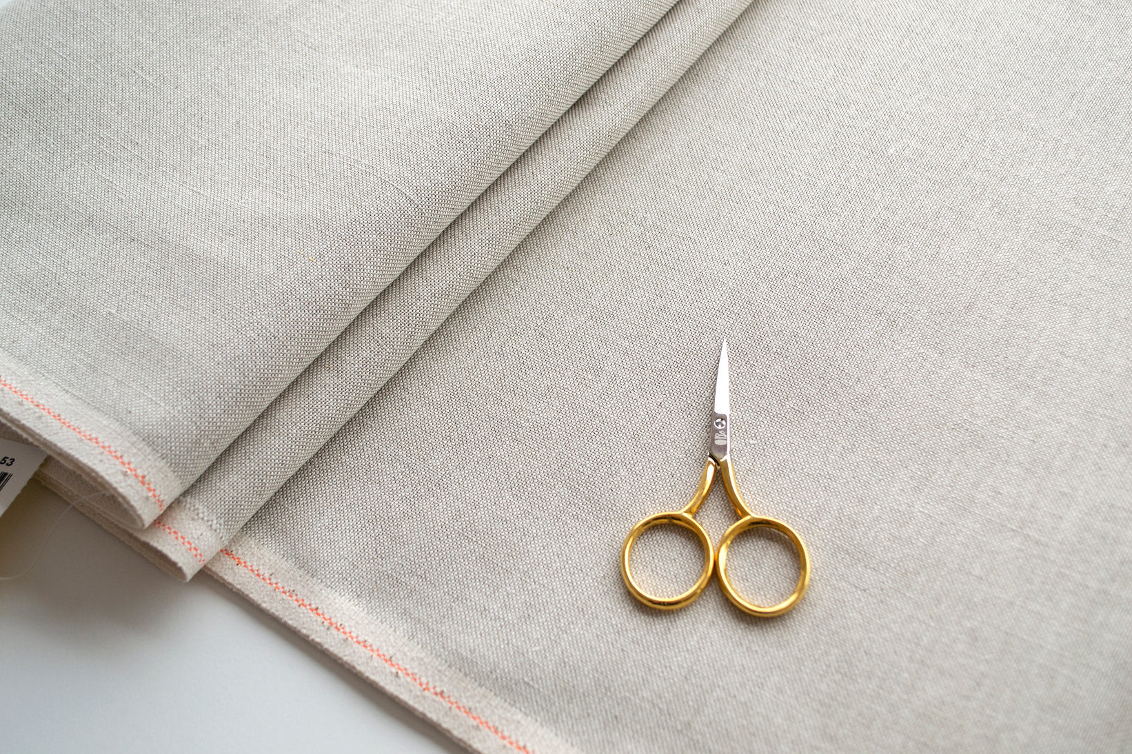 Tela Lucan 3482/53 de 32 ct. en Natural - ZWEIGART: Elegancia y Durabilidad en Punto de Cruz