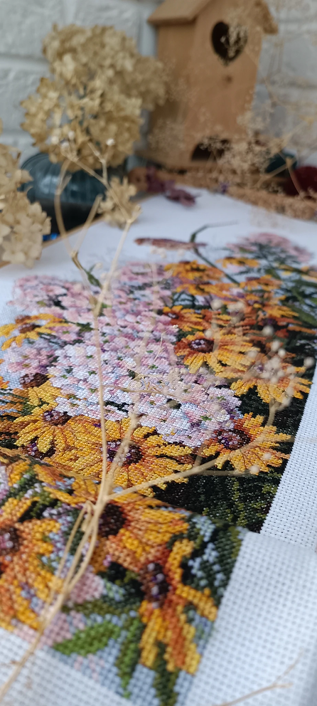 Kit de punto de cruz 'Black Eyed Susans y Phlox' de Merejka K-208