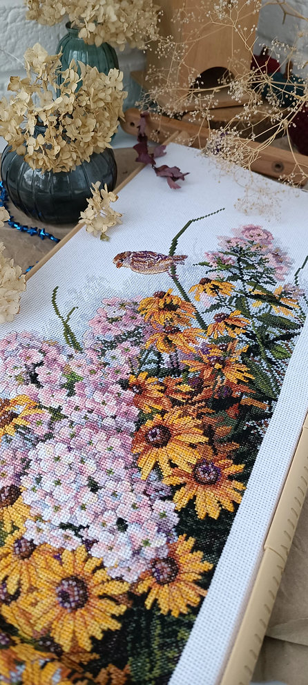 Kit de punto de cruz 'Black Eyed Susans y Phlox' de Merejka K-208