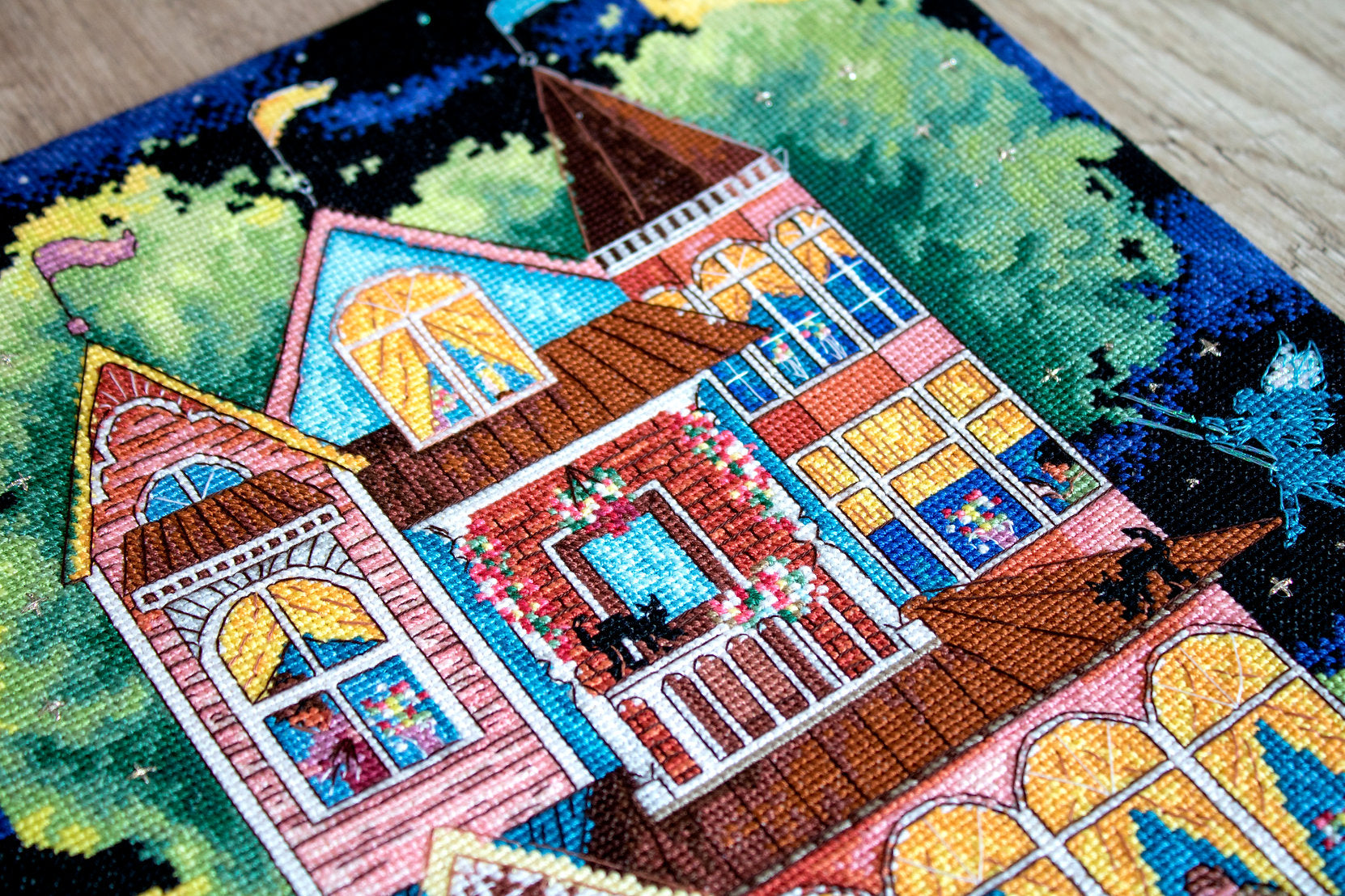 Kreuzstichset „Märchenhaus“ – LETISTITCH