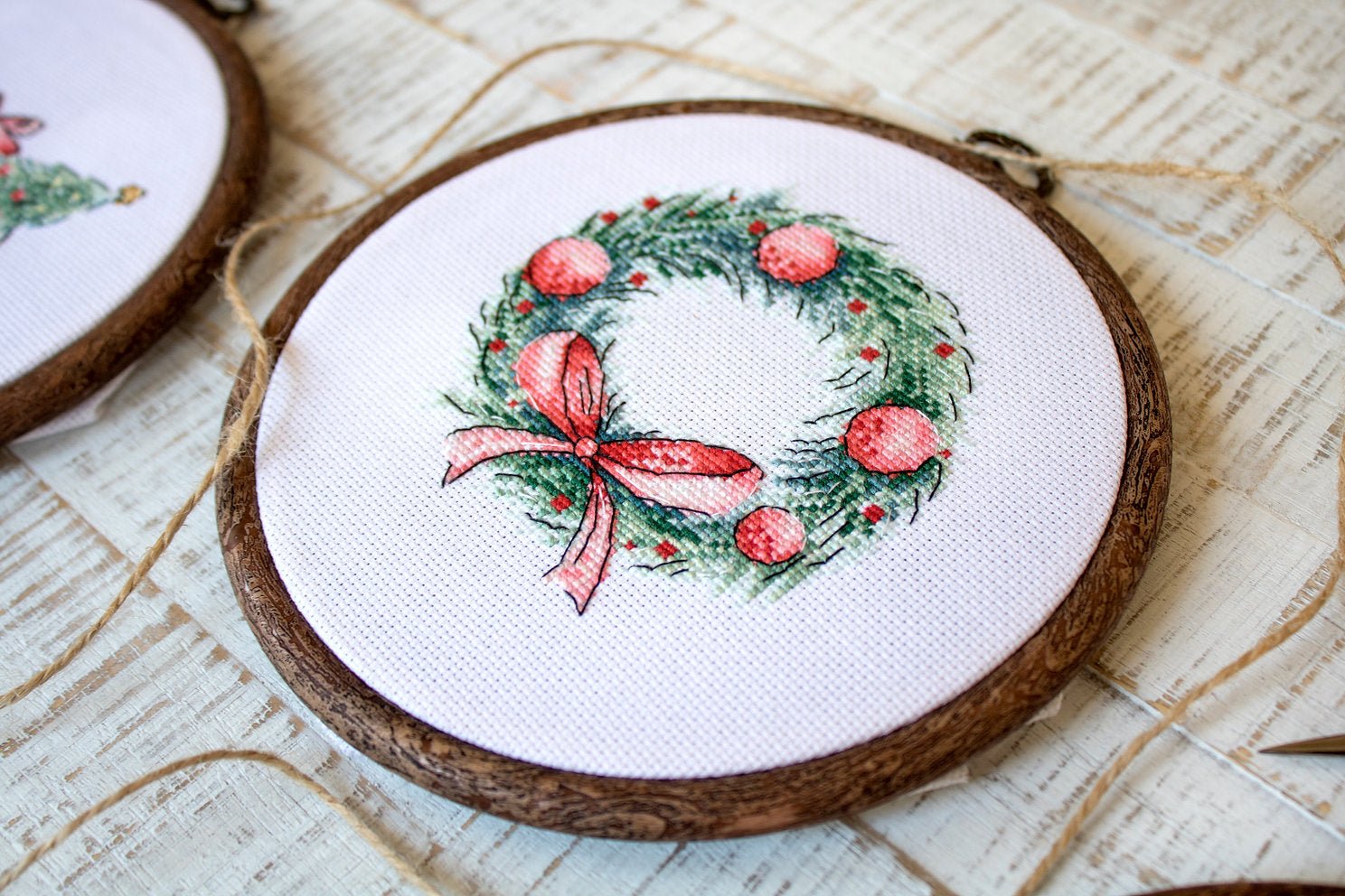 Kreuzstich-Set. 5 in 1 / Retro Weihnachtsautos LETI 965 LETISTITCH