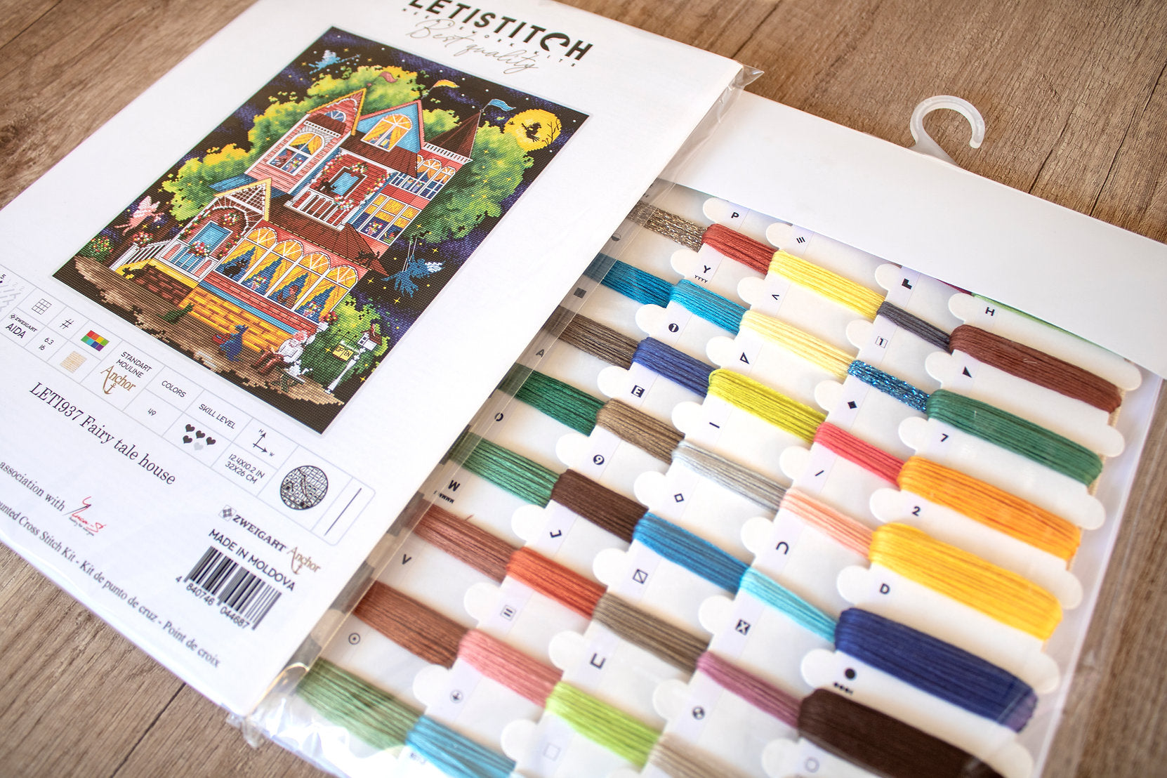 Kreuzstichset „Märchenhaus“ – LETISTITCH