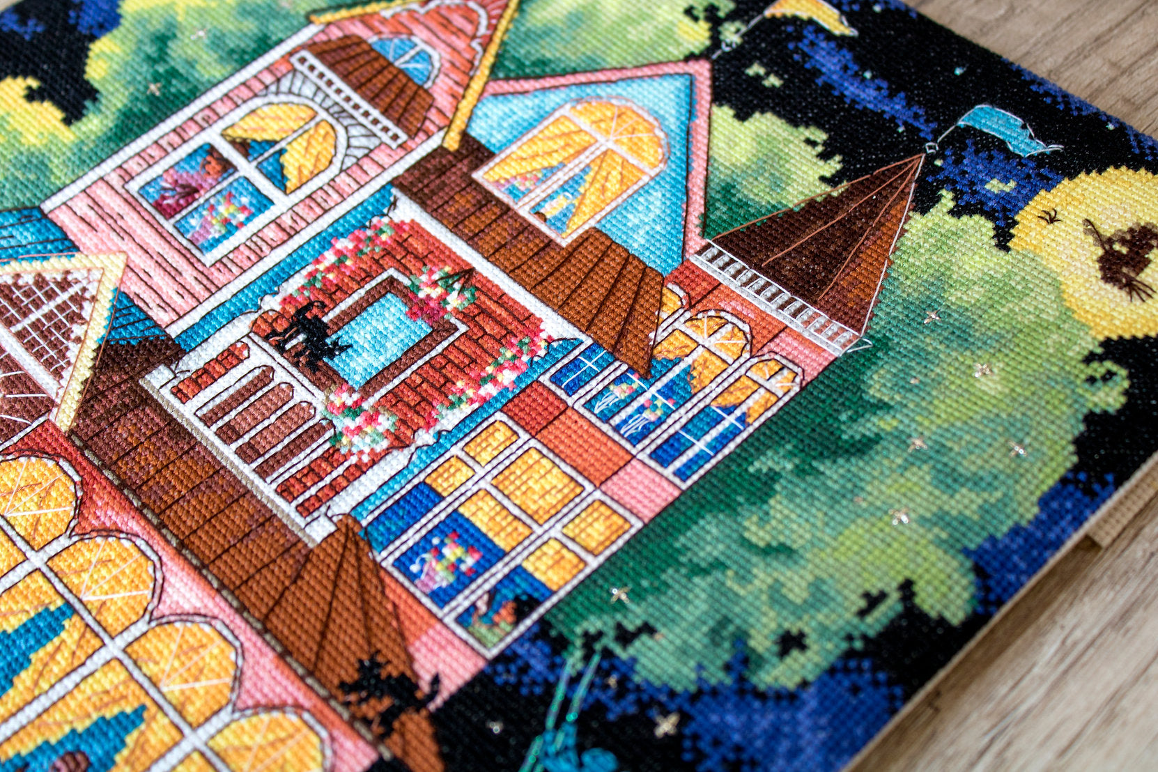 Kreuzstichset „Märchenhaus“ – LETISTITCH