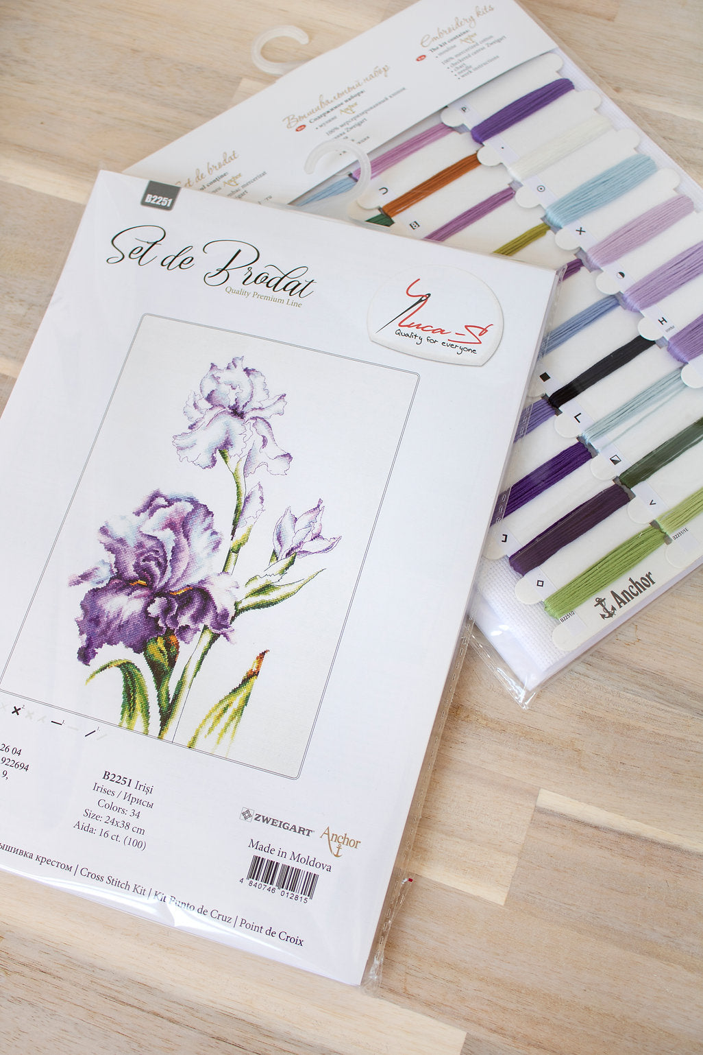 Kit de Punto de Cruz. Lirios - B2251 Luca-S