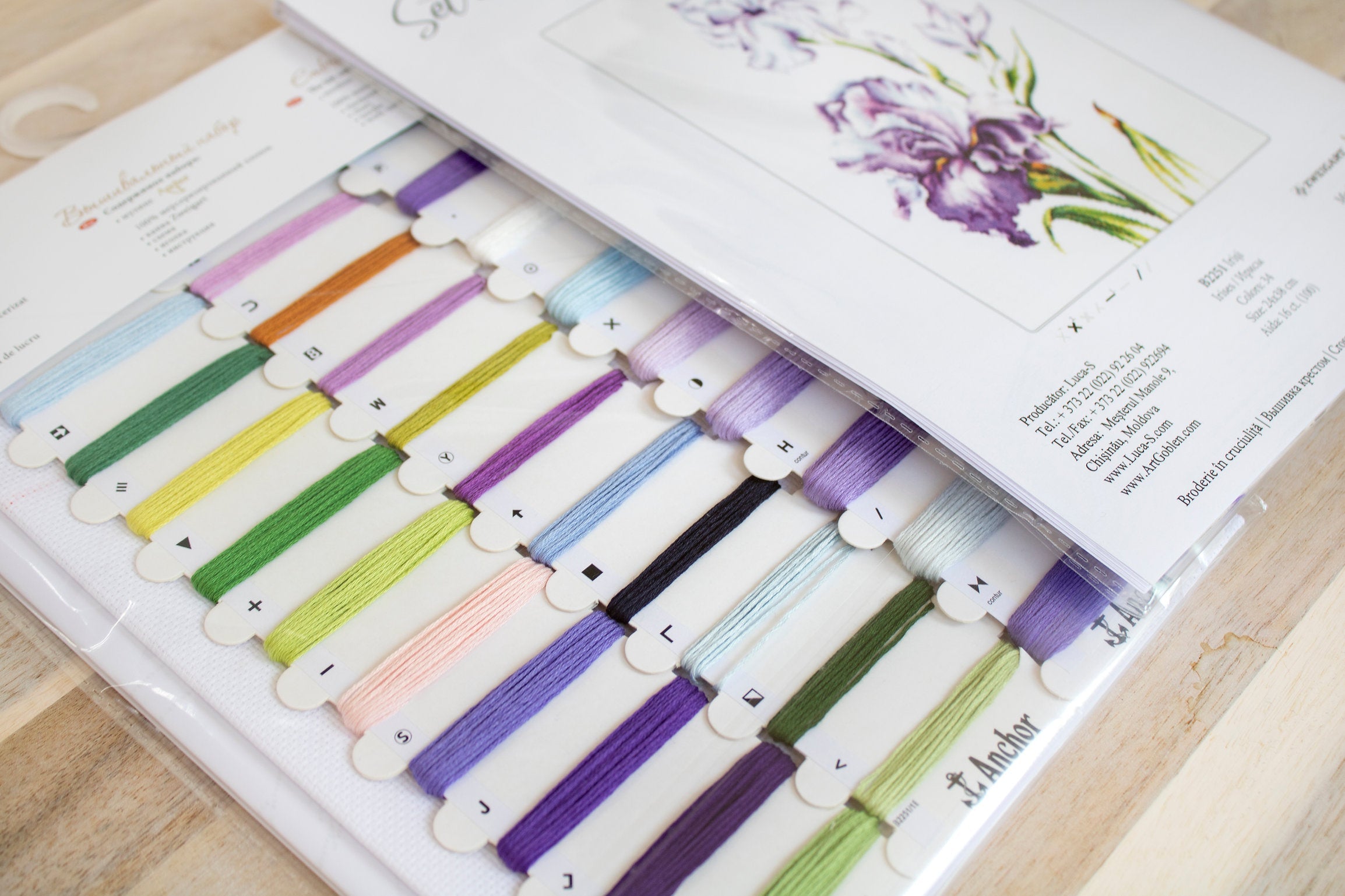 Kit de Punto de Cruz. Lirios - B2251 Luca-S