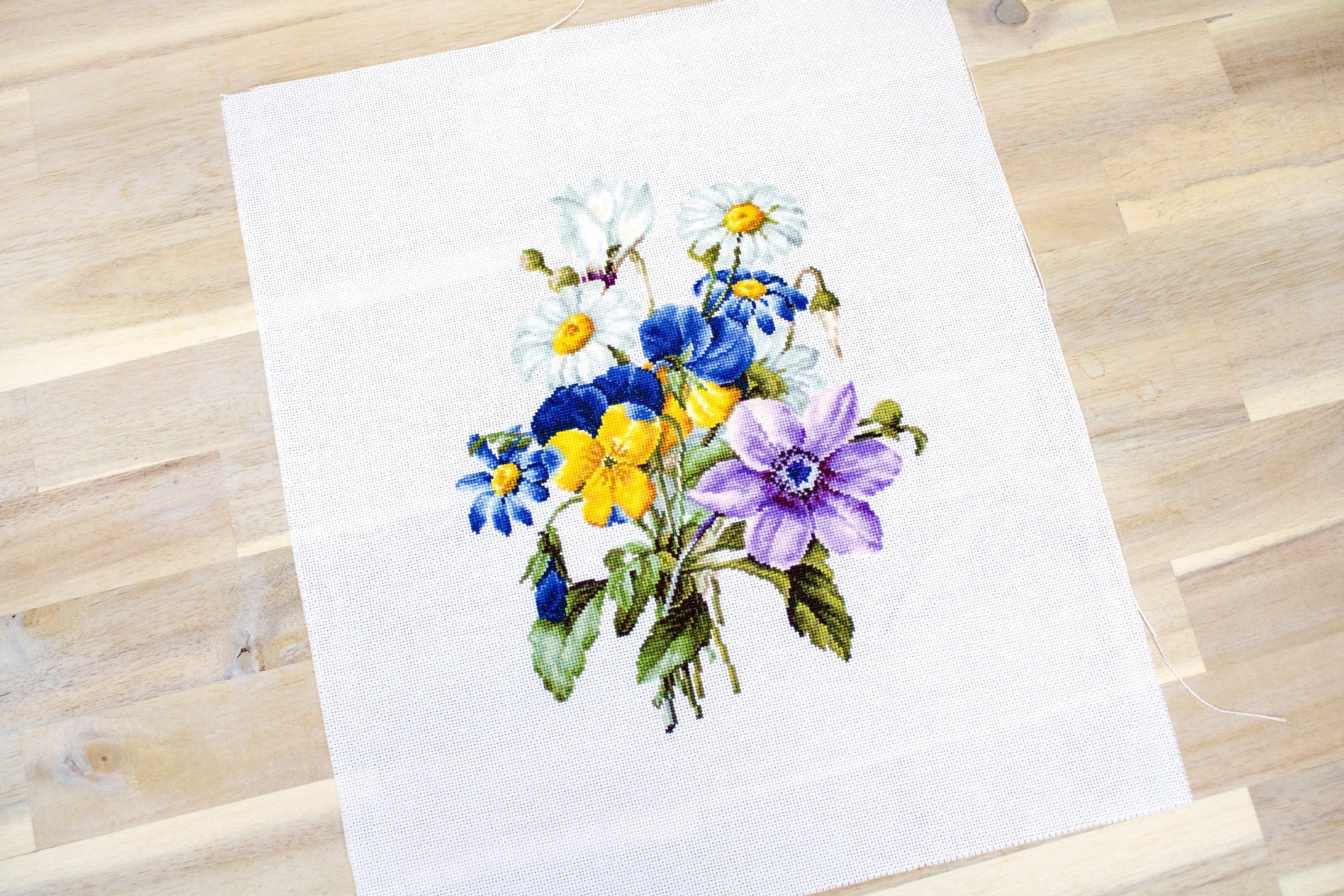 Kit de Punto de Cruz. Ramo de Flores - B2348 Luca-S