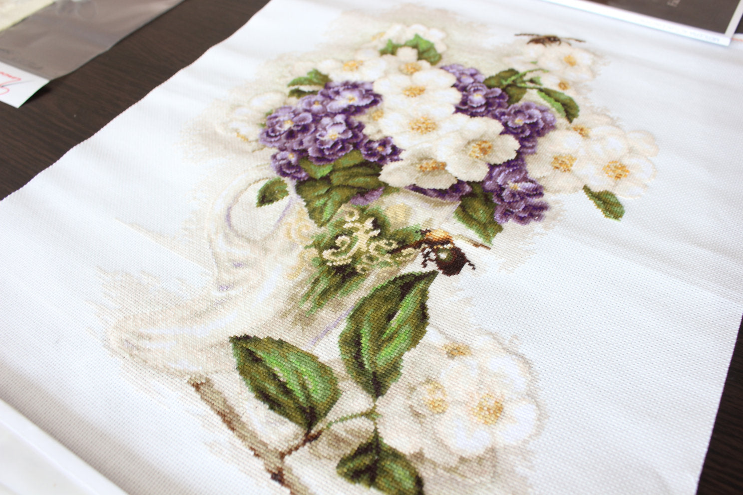 Kit de Punto de Cruz. Jarron con Jazmin - B512 Luca-S