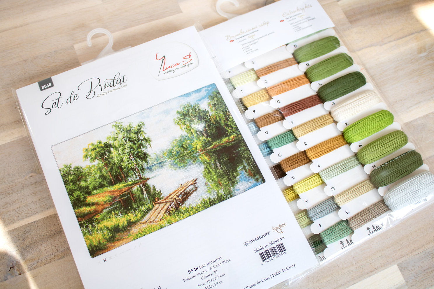 Kit de Punto de Cruz. Un Lugar muy Bonito - B548 Luca-S