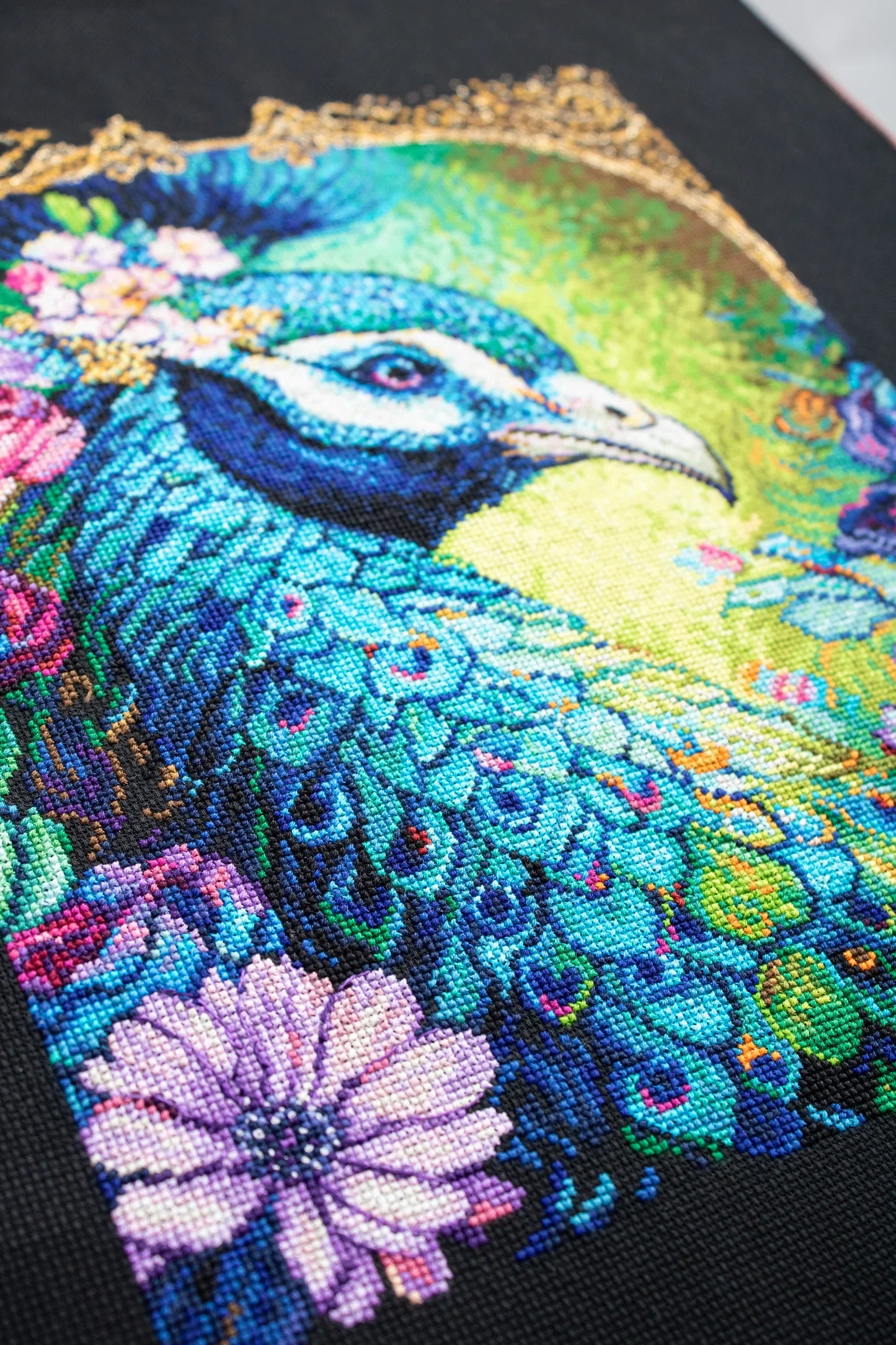Cross Stitch Kit - Proud Cerulean. Peacock - BU5035 Luca-S Gold