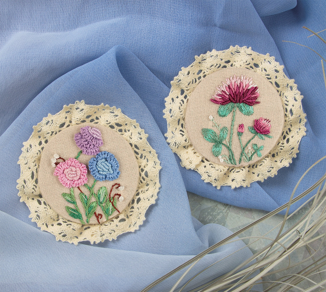 Broche. Trébol y guisante de olor - JK-2212 Panna - Kit de bordado Tradicional