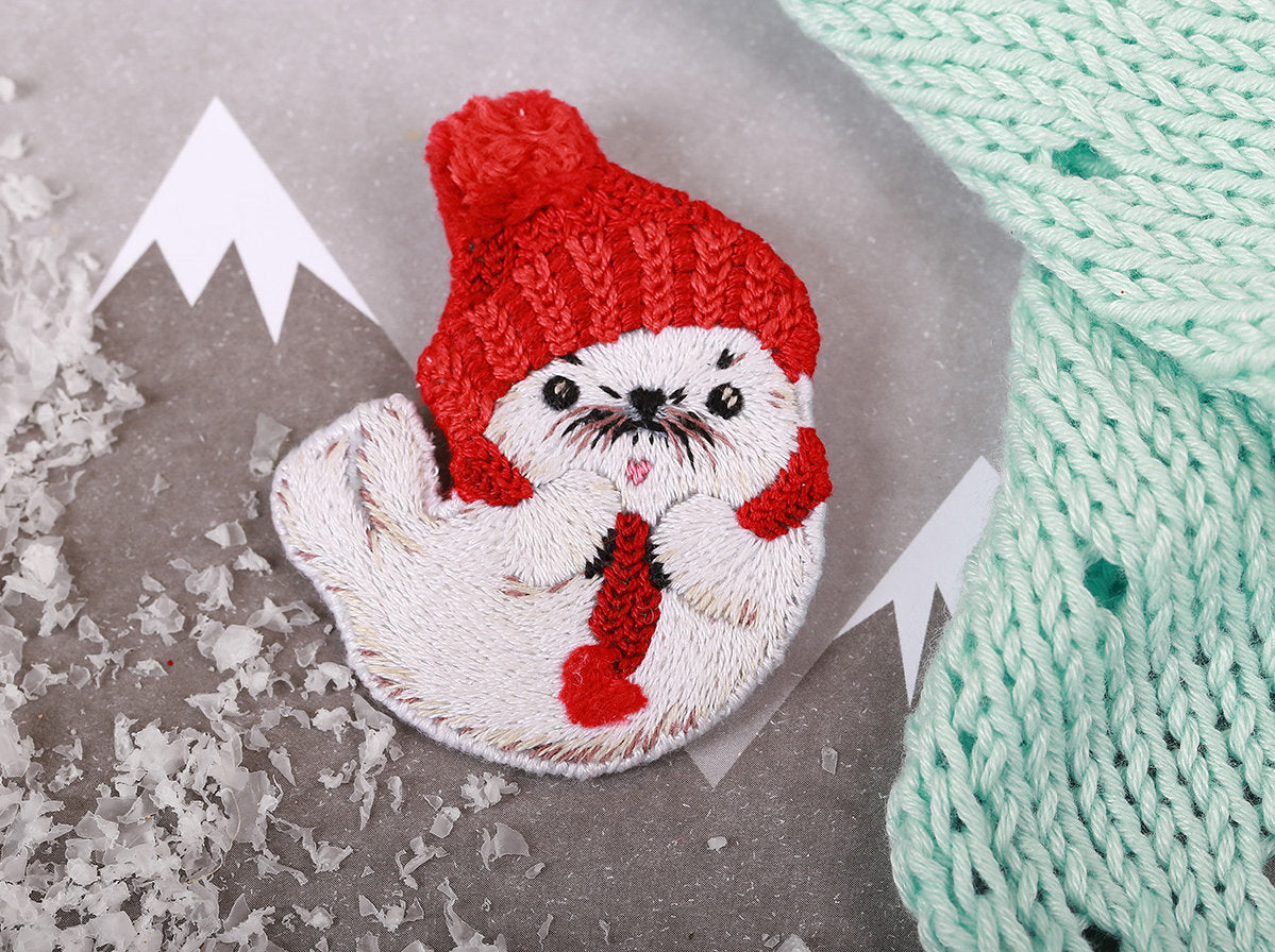 Broche. Baby Seal in the hat - JK-2222 Panna - Kit de bordado Tradicional