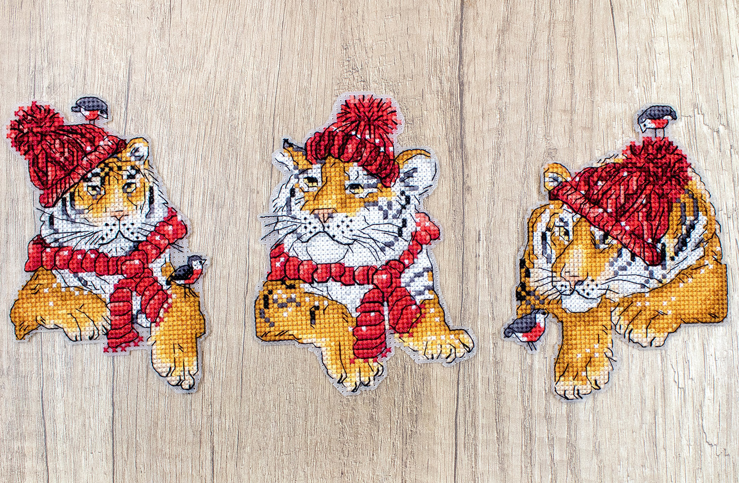 L8017 Weihnachtstiger – LETISCTITH – Kreuzstichset