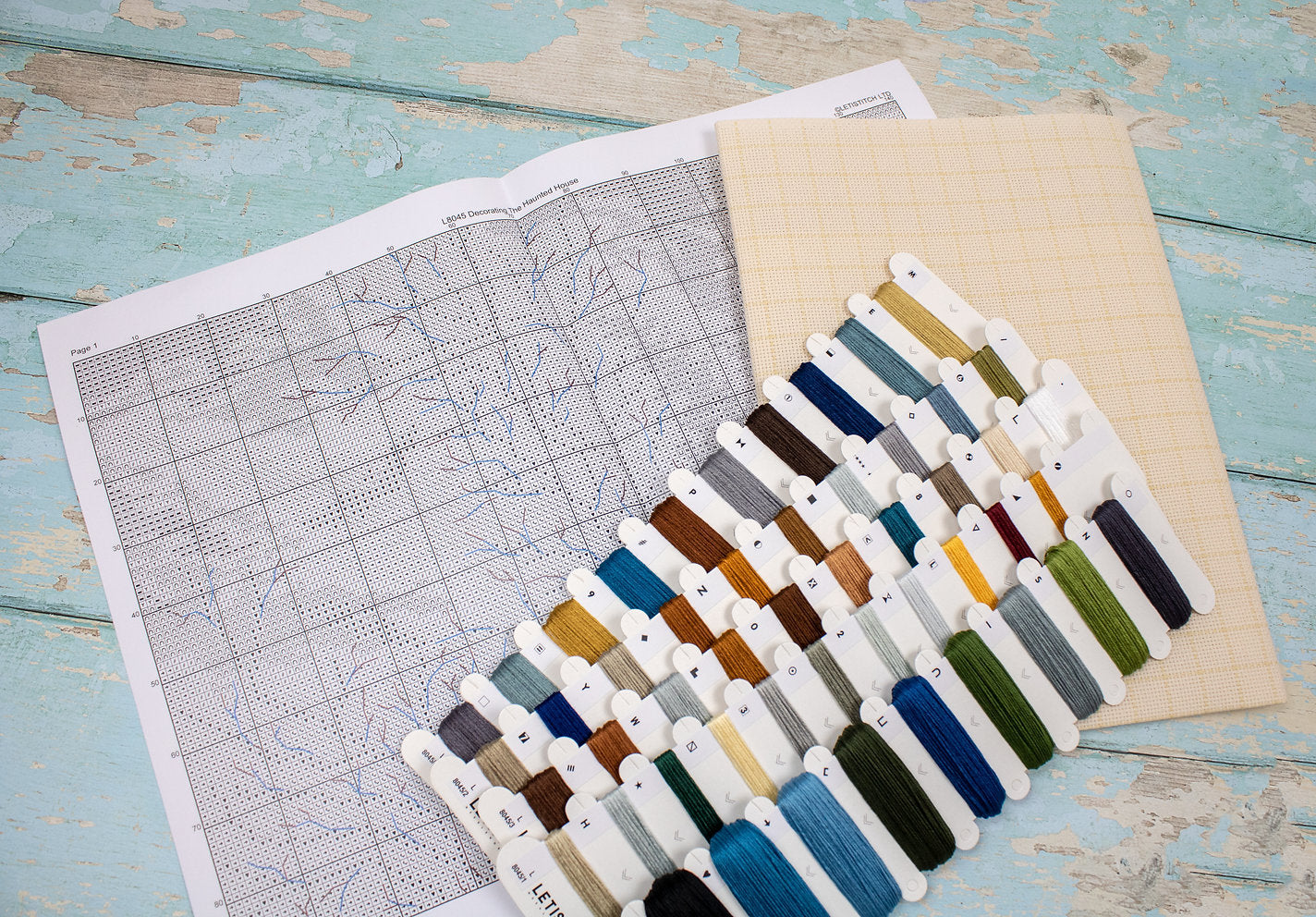Dekorieren Sie das Spukhaus – L8045 LETISTITCH – Kreuzstichset