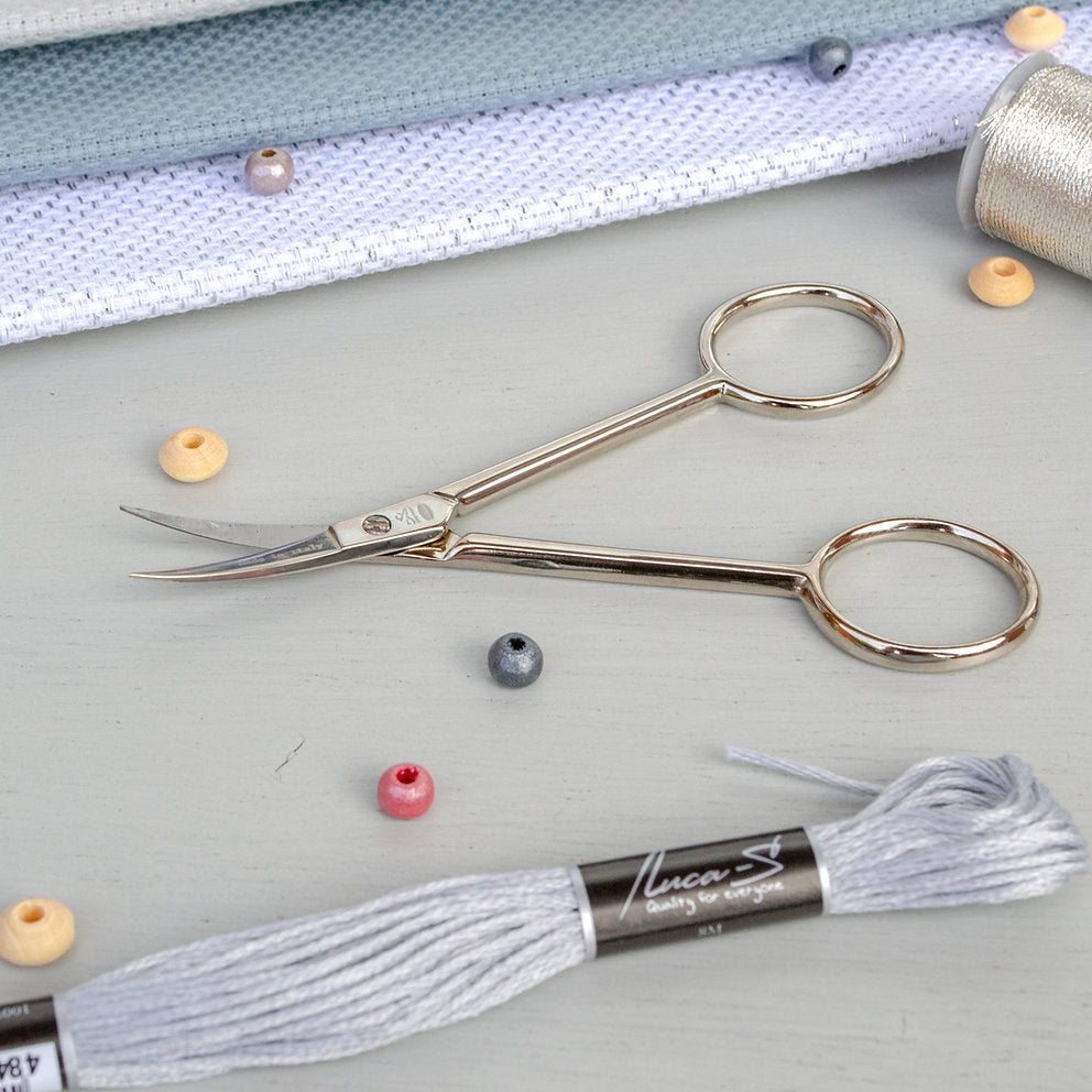Curved Point Embroidery Scissors Premax 15380 - Precision and Comfort for your Embroidery Projects