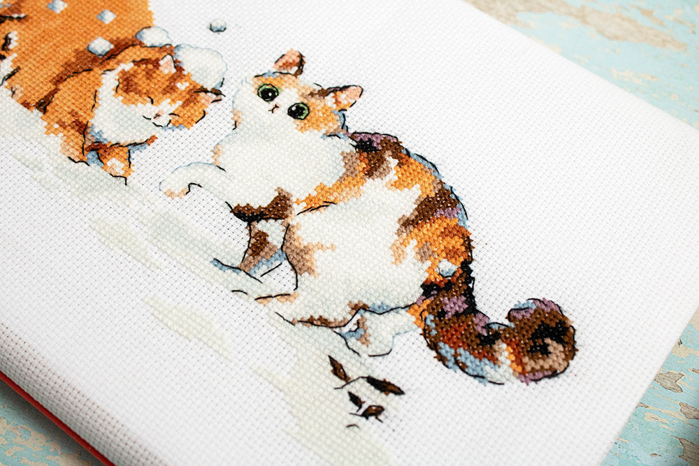 Kreuzstichset „Winterkätzchen“ – LETISTITCH L8813