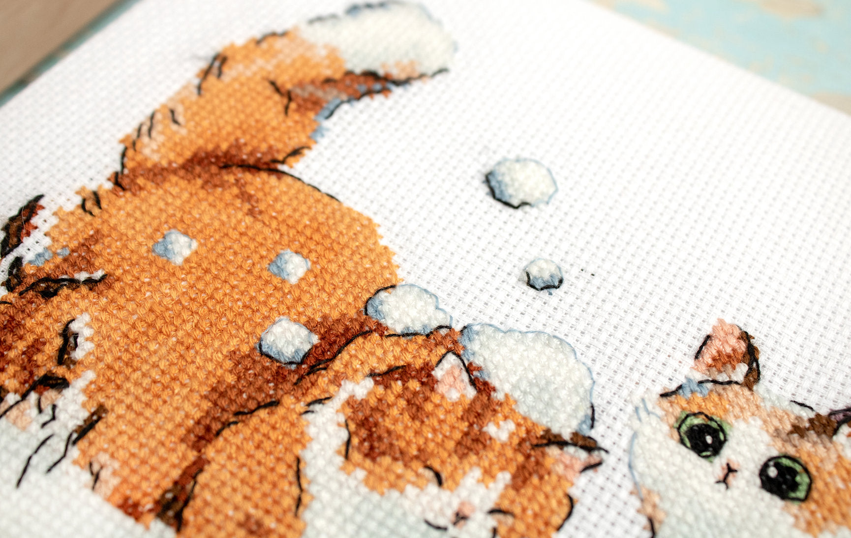 Kreuzstichset „Winterkätzchen“ – LETISTITCH L8813