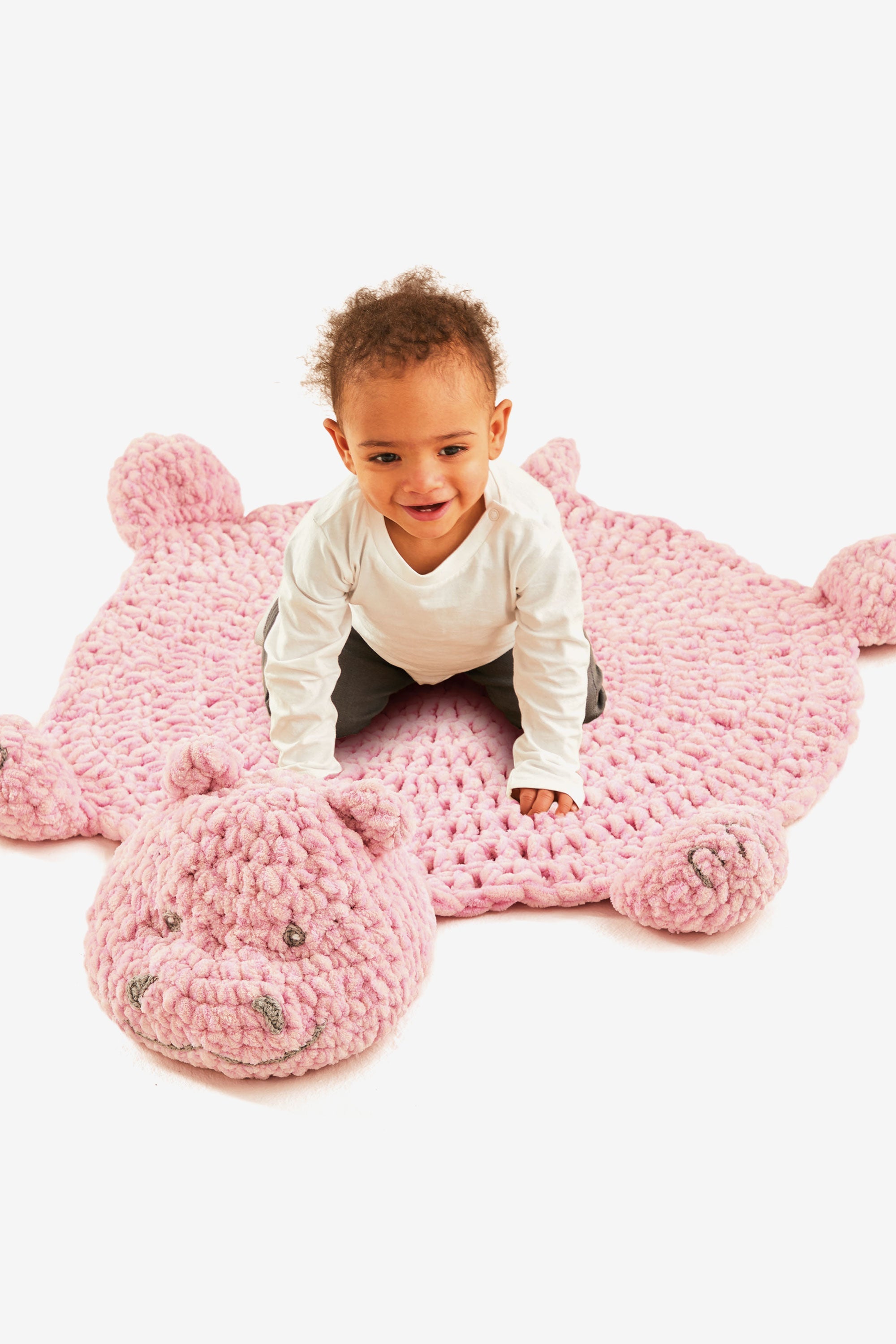 Super Happy Chenille DMC Book: 6 Safari Themed Crochet Projects