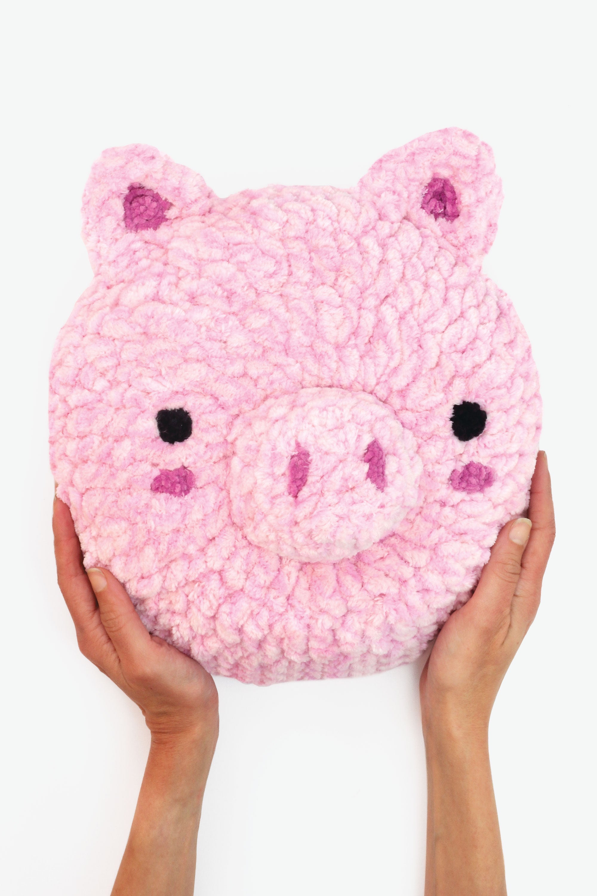 Crochet Book 'My Animal Friends' with Super Happy Chenille DMC - 6 Cushion Models